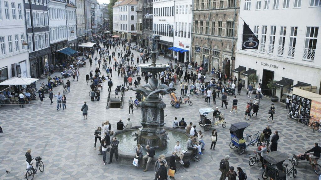 The Human Scale belgeselinde Jan Gehl ve insan odaklı şehir tasarımı