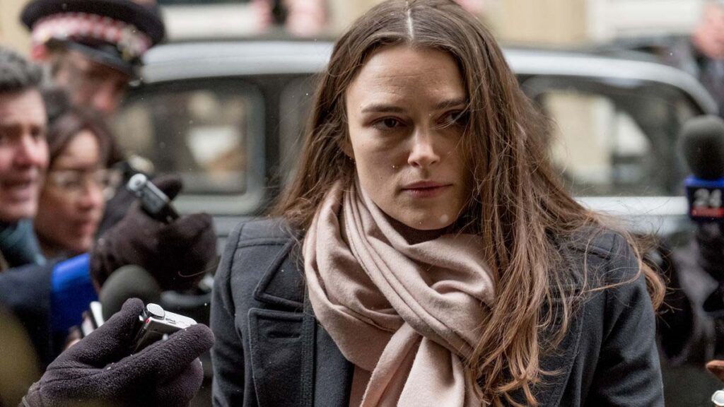 Official Secrets filminde Keira Knightley, Katharine Gun rolünde