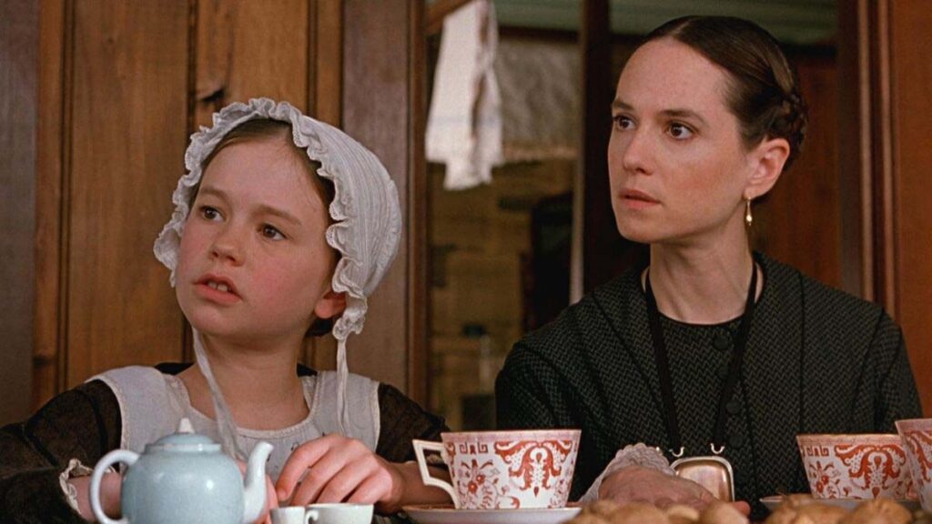 Çevirmen Filmleri - The Piano filminde Holly Hunter ve Anna Paquin sahilde