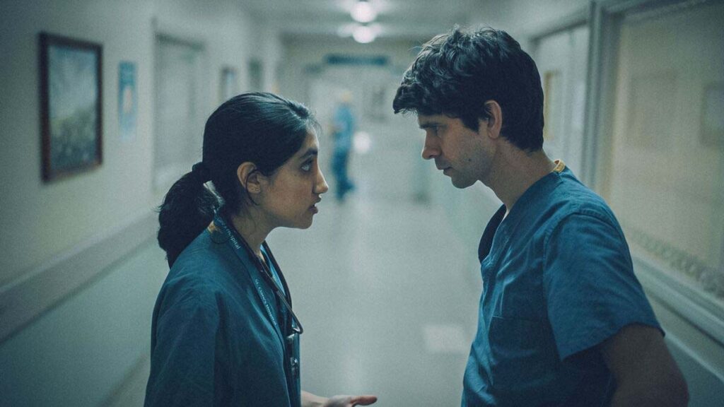 This Is Going to Hurt dizisinde Ben Whishaw hastanede doktor olarak