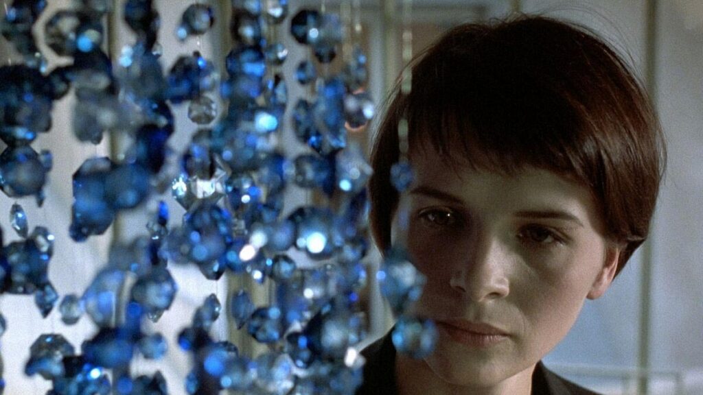 Three Colours: Blue (1993) filminde Juliette Binoche