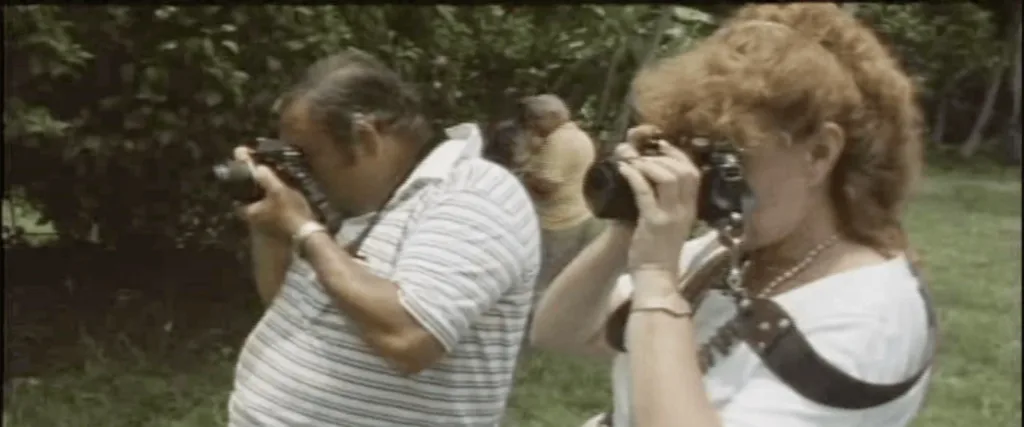 turizmin karanlık yüzünü anlatan filmler - Cannibal Tours (1988)