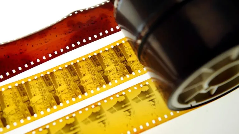 Film arşivinde fiziksel film şeridinin incelenmesi – film restorasyonu nedir