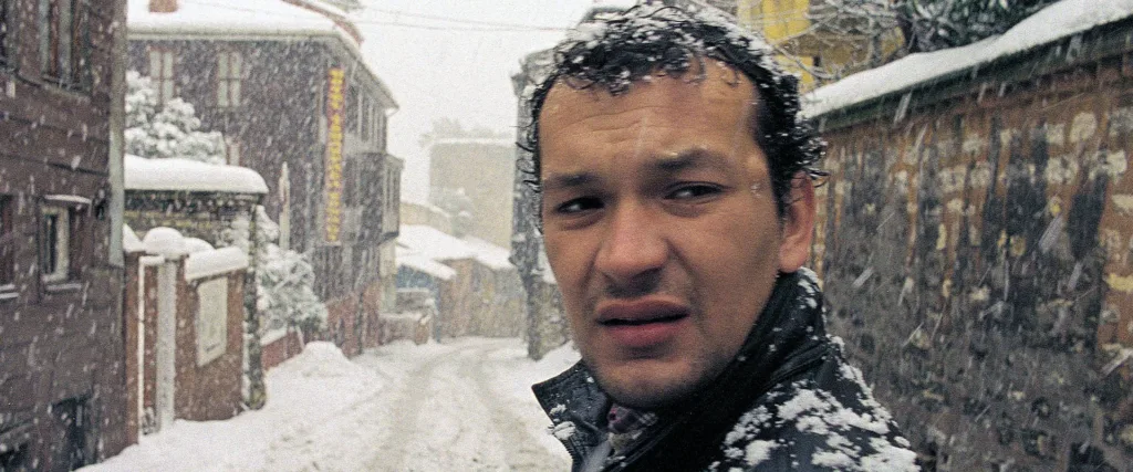 yalnızlık filmleri - Uzak (2002)